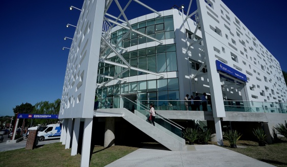 Un joven fue asesinado de varios disparos y su acompa�ante fue herida