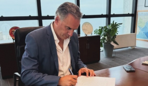 Orsi firm� el decreto reglamentario de la ley que regula la muerte m�dicamente asistida