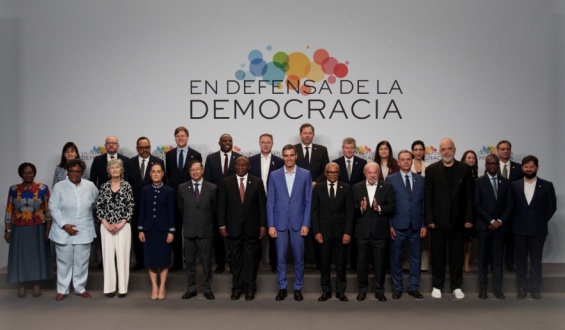 El Presidente Yamand� Orsi particip� en Barcelona de la IV Cumbre en Defensa de la Democracia