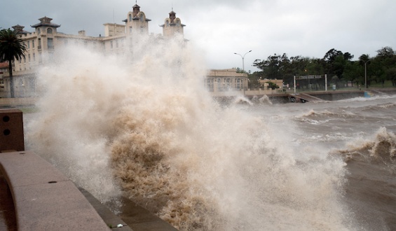 M�s de 4500 personas se encuentran sin luz a ra�z de los fuertes vientos que azotan a todo el pa�s