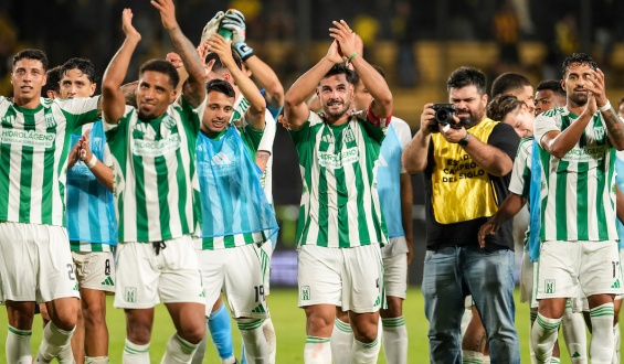 Racing es el nuevo campe�n del Torneo Apertura del F�tbol Uruguayo tras la ca�da de Pe�arol ante Wanderers por 1 a 0