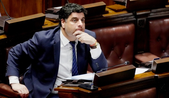 �Nadie se saca la foto de la c�dula con un pasamonta�as�, dijo diputado blanco por proyecto que penaliza matr�culas tapadas
