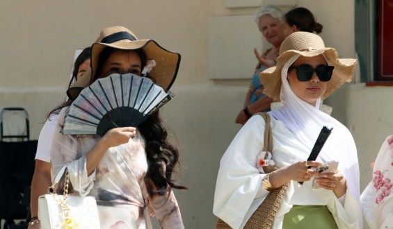  El calor "de verano" seguir� hasta mediados de la pr�xima semana, con 10�C o m�s por encima de lo que es habitual