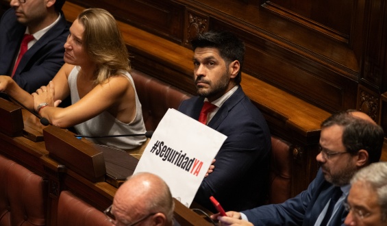 �Una confesi�n de fracaso, m�s que de gesti�n�, dijo Ojeda tras los cambios efectuados por Negro en la Polic�a