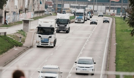 Los camioneros autoconvocados levantaron transitoriamente el paro y las movilizaciones