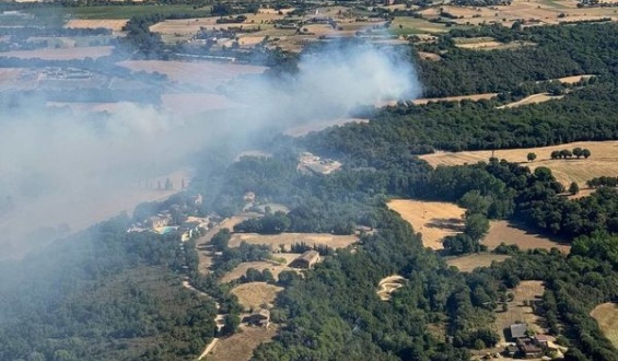 Cientocincuenta ni�os fueron confinados de una casa de colonias por el incendio en la Bisbal d'Empord�