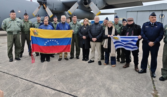 La ministra de Defensa destac� el trabajo conjunto entre Estado y sociedad organizada para enviar ayuda a Venezuela