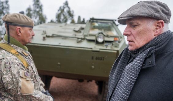 El experto en seguridad Edward Holfman afirm� que el gobierno est� improvisando