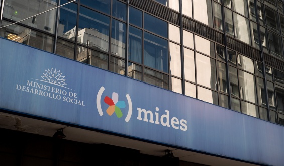 Sindicato de trabajadores tercerizados del Mides contin�a reclamando por atrasos salariales que, ahora, afectan a 300 trabajadores