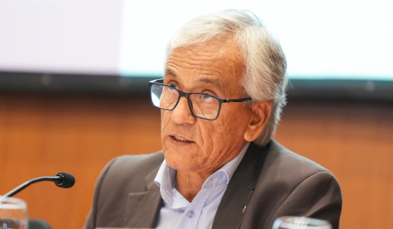 Juan Castillo confirm� que habl� con el secretario de Presidencia luego de las declaraciones por la esencialidad de puerto