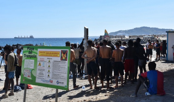 UNICEF urge a identificar y trasladar a lugares "seguros" a los menores migrantes que permanecen en Ceuta