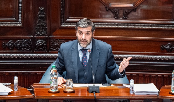Nicol�s Martinelli afirm� que el ministro del Interior volvi� a concurrir al Parlamento con n�meros antojadizos que no muestran la realidad del pa�s