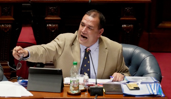Sebasti�n Da Silva tild� de divague la propuesta de su par frenteamplista Nicol�s Viera para reducir la cantidad de departamentos