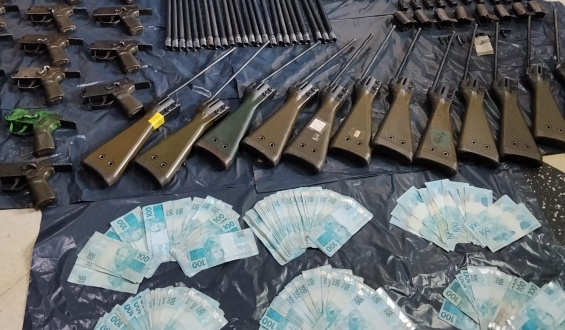 El grupo narco Primer Comando Capital recib�a armas desde Argentina en Rivera 
