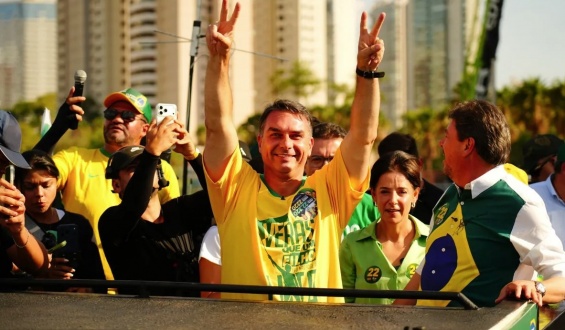  El Supremo brasile�o proh�be a Fl�vio Bolsonaro salir del pa�s por un caso de blanqueo de capitales