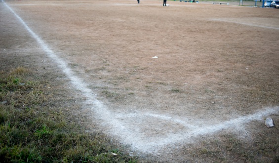 "Est�bamos disfrutando y se empezaron a escuchar tiros, los ni�os lloraban", partido de f�tbol infantil debi� suspenderse por balacera 