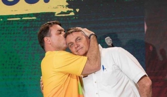 En una carta con agradecimientos a Milei y Trump, Flavio Bolsonaro se declar� "el verdadero presidente electo" 