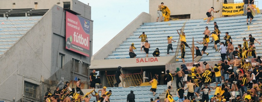 Bordaberry present� proyecto para crear registro de hinchas e impedir ingreso de violentos