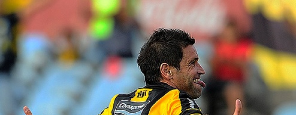 Pe�arol derrot� a Defensor y es el �nico l�der del Torneo Clausura
