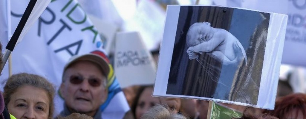 Medio mill�n de personas marcha en Per� contra el aborto y la uni�n civil gay