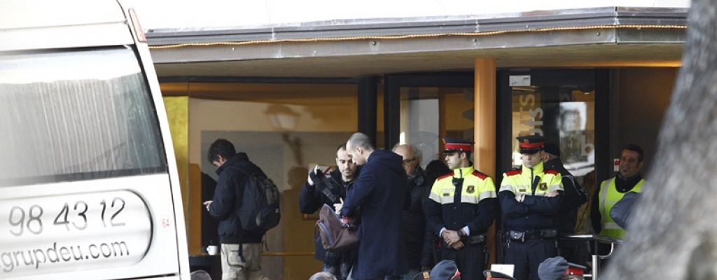 Vuelo ca�do en Francia: Copiloto no dej� entrar al comandante a la cabina y quiso "destruir el avi�n"