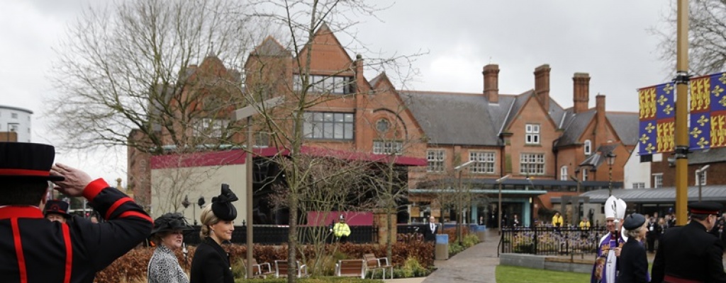 Rey mediaval Ricardo III fue enterrado en catedral de Leicester