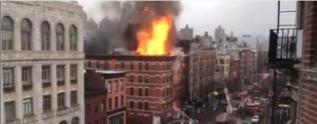 Doce heridos en colapso e incendio de edificio en Nueva York; Vea el video