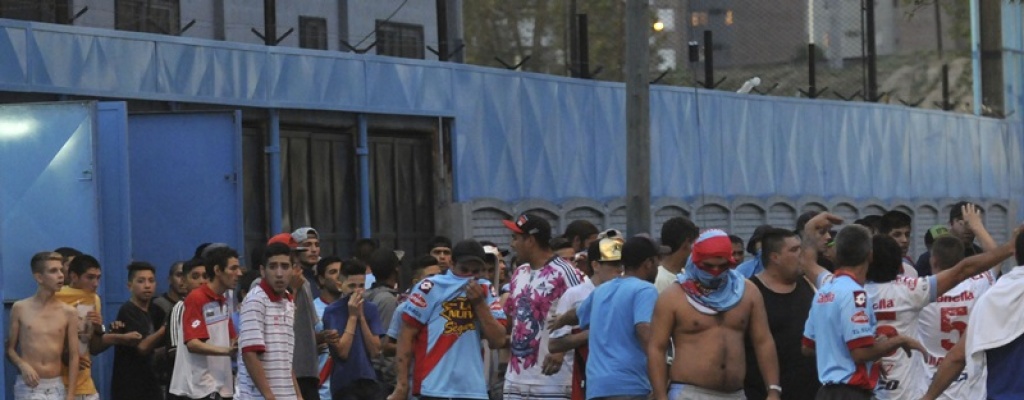 Argentina: Suspendido Arsenal - Aldosivi por incidentes entre hinchas