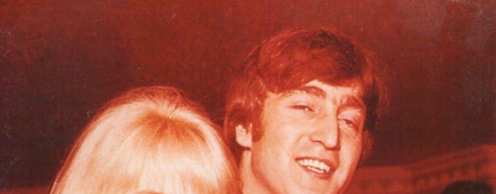 Muri� la primera esposa de John Lennon, Cynthia