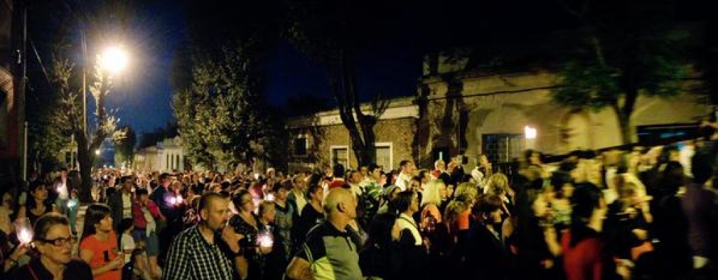 Sturla en V�a Crucis en Cerro de Montevideo: "Se pidi� el don de la paz para todo el Uruguay"