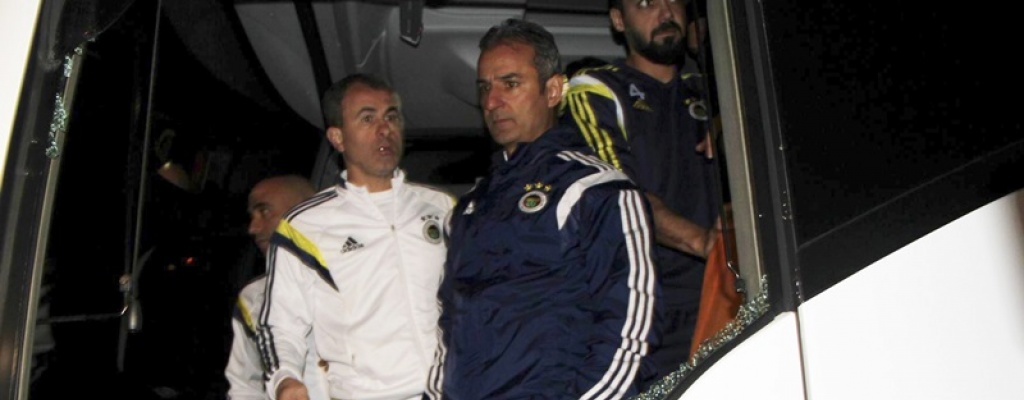 Dos detenidos en Turqu�a por disparos contra �mnibus del Fenerbah�e