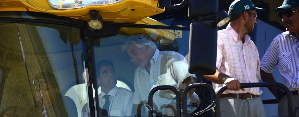 Sendic particip� en inicio de cosecha de arroz y destac� la capacidad innovadora del sector