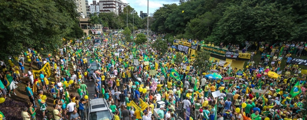 Protestas en Brasil contra Rousseff fueron menos numerosas