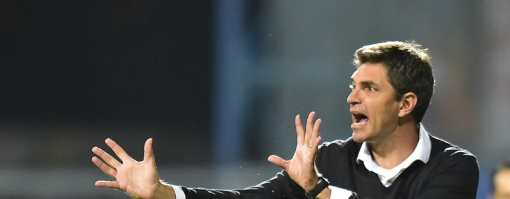 Estudiantes despidi� al DT Mauricio Pellegrino