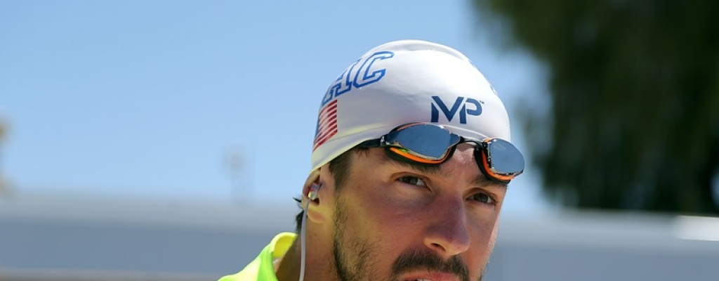 Phelps fall� en 400 metros en su retorno tras seis meses de suspensi�n