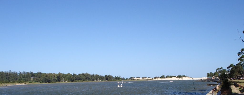 Accidente en Sol�s Chico, cay� un auto y un efectivo del Ej�rcito salv� a una mujer