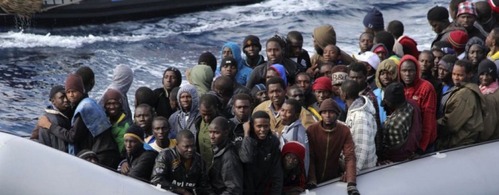 Tres muertos en naufragio de barco con migrantes en Mar Egeo