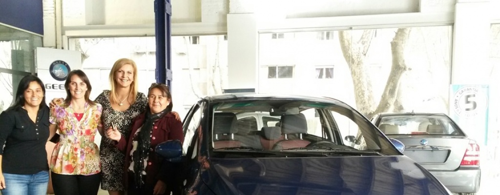 Radio Monte Carlo entreg� autom�vil 0 Km a ganadora del sorteo