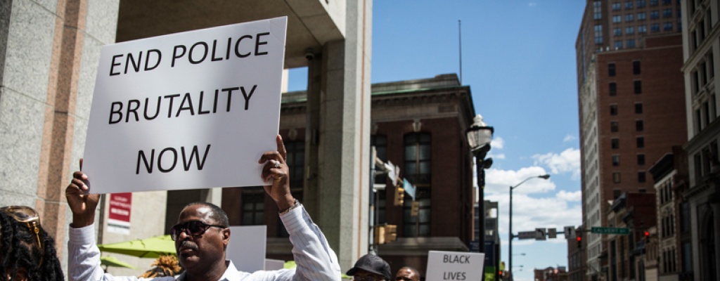 Seis polic�as ser�n procesados por muerte de joven negro en Baltimore