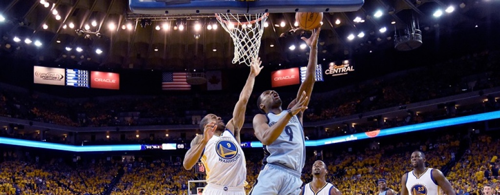 Victorias de Memphis y Atlanta para igualar sus series semifinales