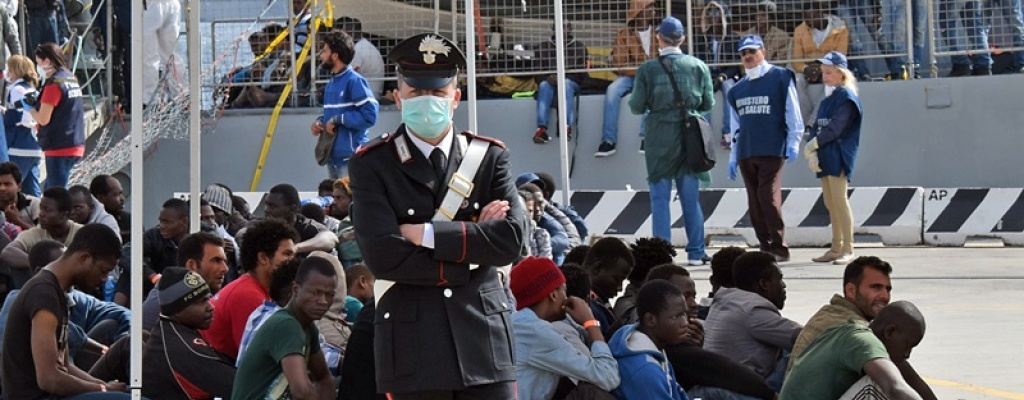 Rescatan a inmigrantes en Italia que llevaban 12 d�as en el mar