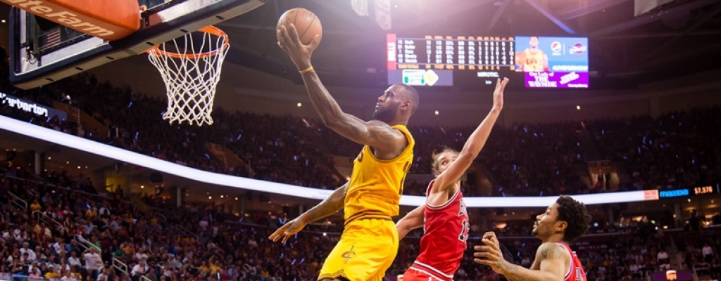 LeBron James lider� a los Cavaliers en triunfo ante Chicago Bulls