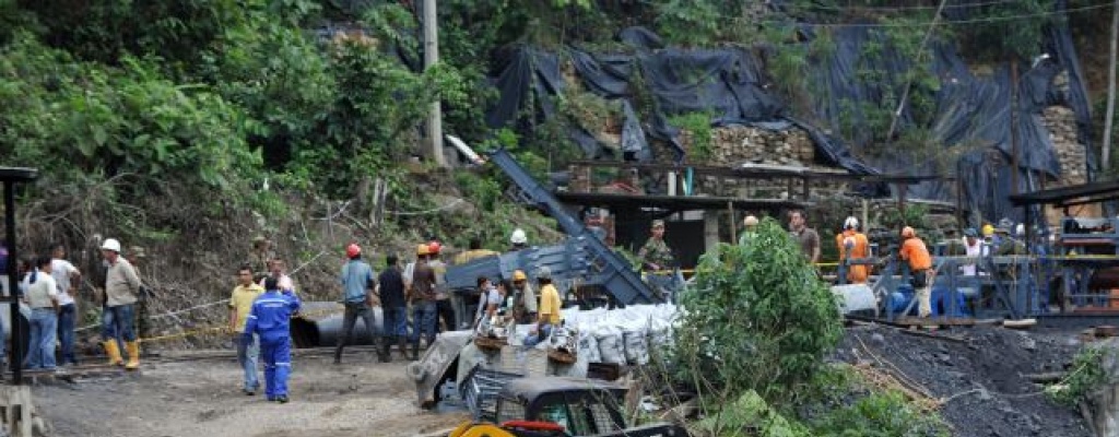 Al menos 15 atrapados tras derrumbe de mina artesanal en Colombia