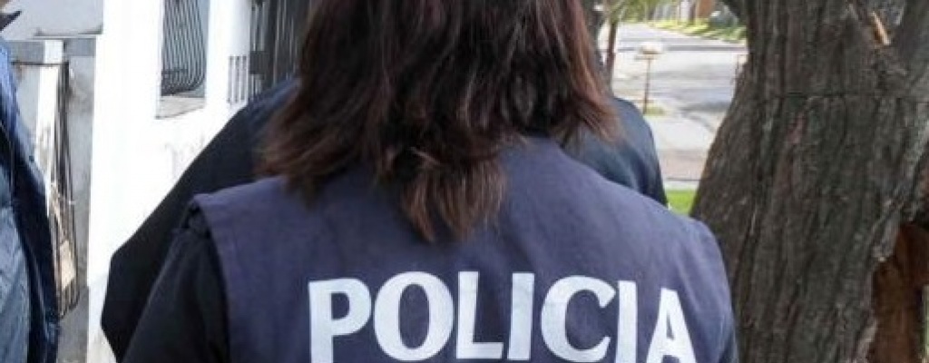 Le arrebat� el arma a un polic�a y se suicid� luego de que mataran a su amigo