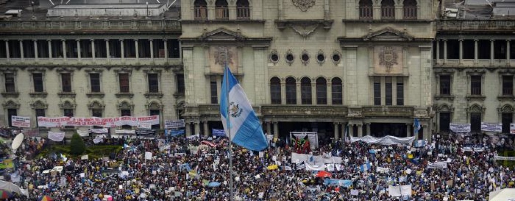 Ind�genas y campesinos pedir�n renuncia de presidente guatemalteco