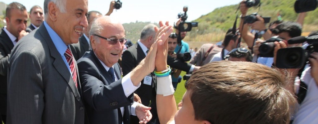 Blatter propone partido entre los seleccionados de Israel y Palestina