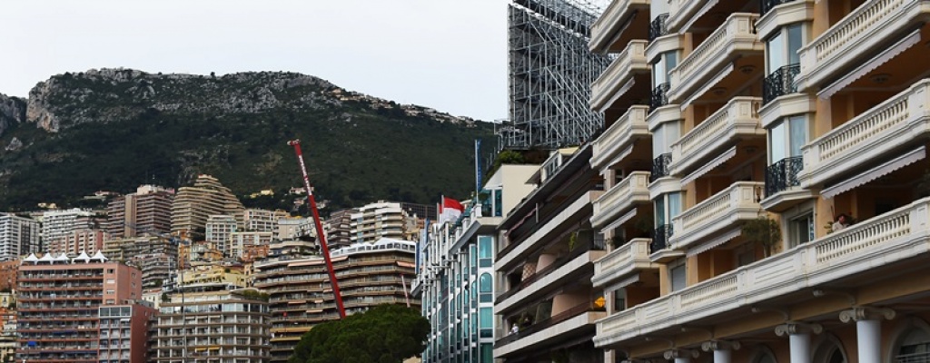Hamilton domina primeros ensayos en M�naco bajo la lluvia