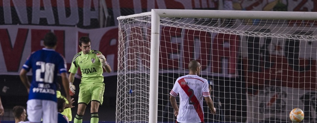 River cay� de local ante Cruzeiro; Guaran� venci� 1-0 a Racing en Paraguay