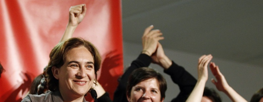 Grupos de "indignados" conquistan Barcelona y casi tiene Madrid