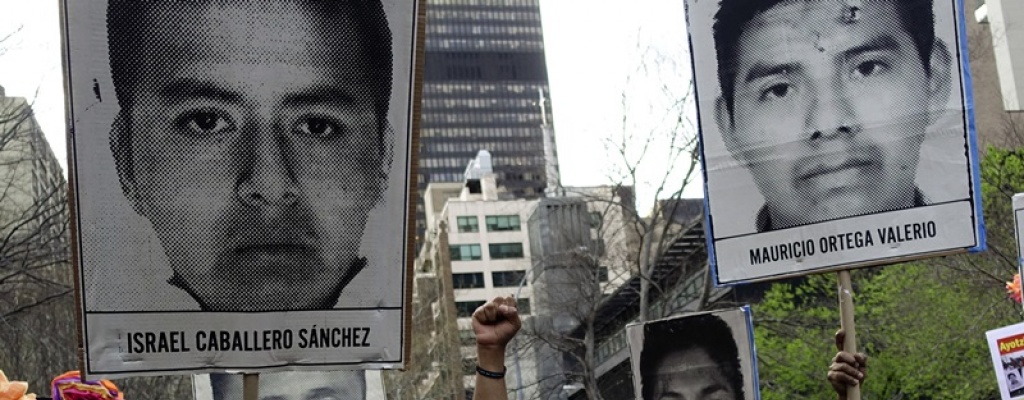 Familiares de 43 estudiantes mexicanos desaparecidos llegan a Montevideo por apoyo